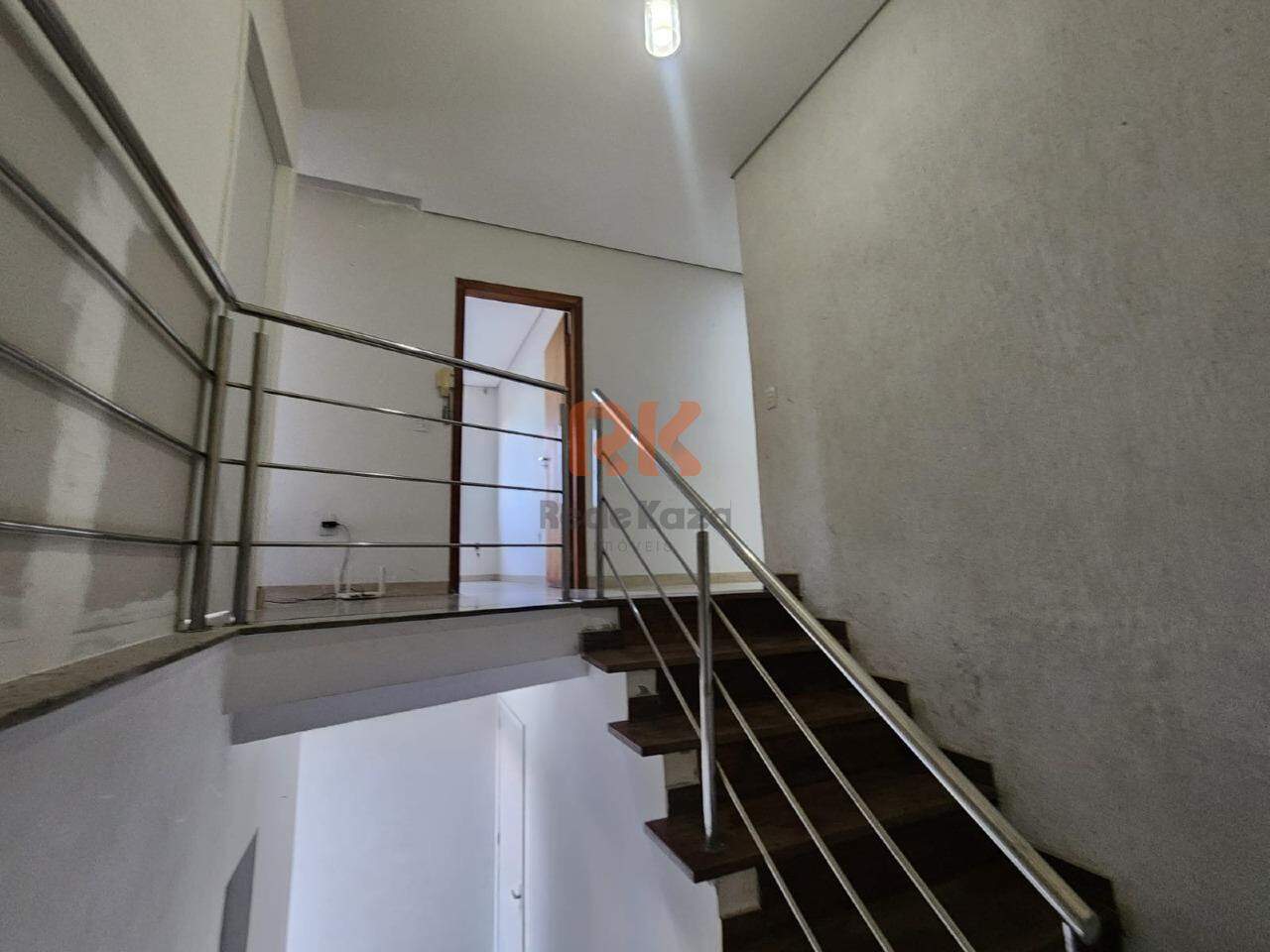 Sala para aluguel no Cabral: 