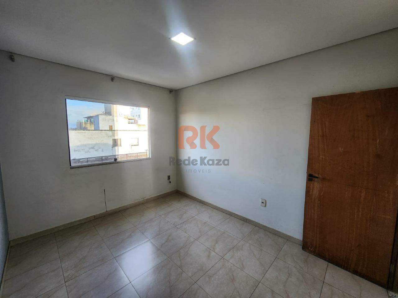 Sala para aluguel no Cabral: 
