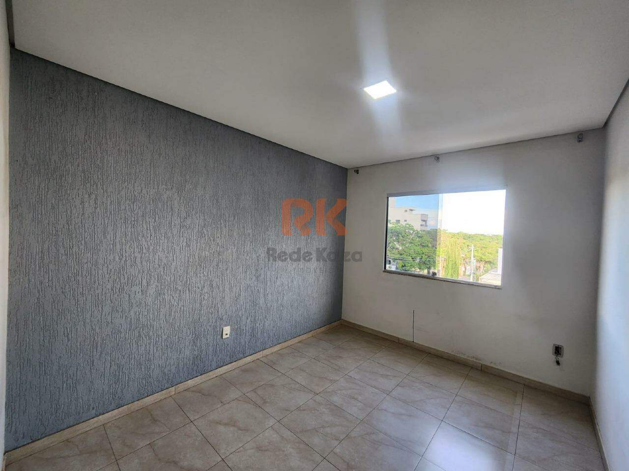 Sala para aluguel no Cabral: 
