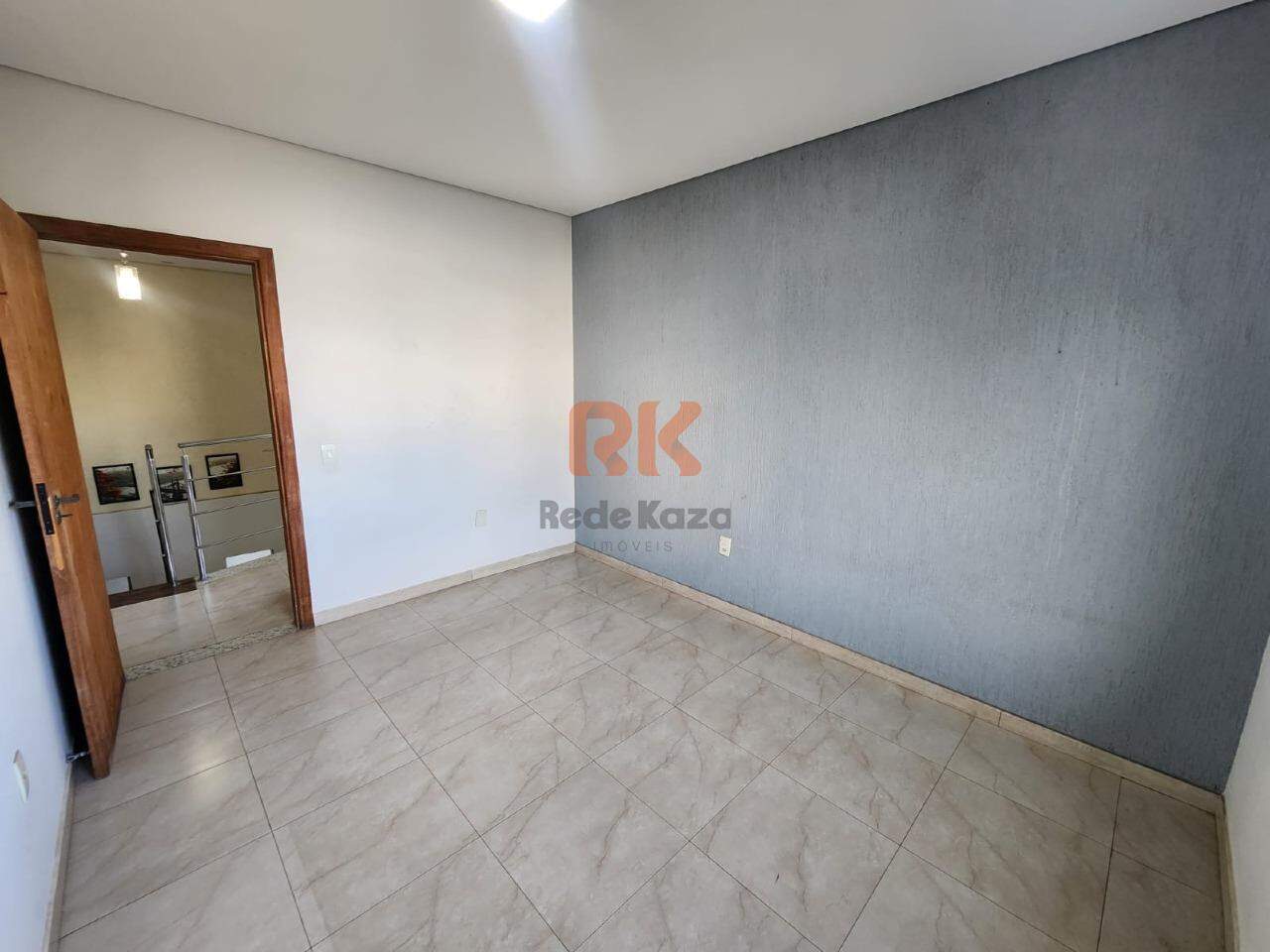 Sala para aluguel no Cabral: 