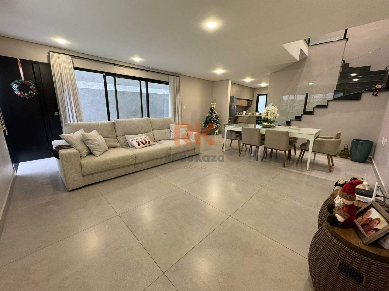 Casa geminada à venda no Trevo: 