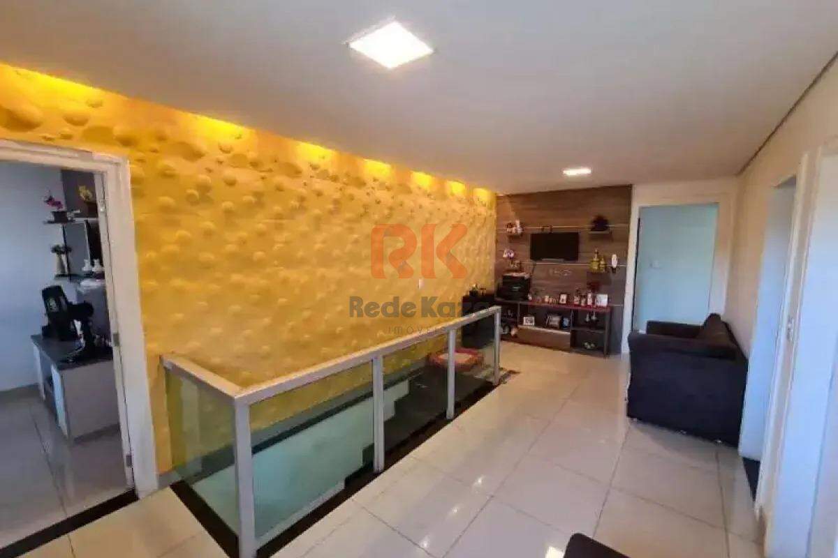 Casa à venda no Planalto: 