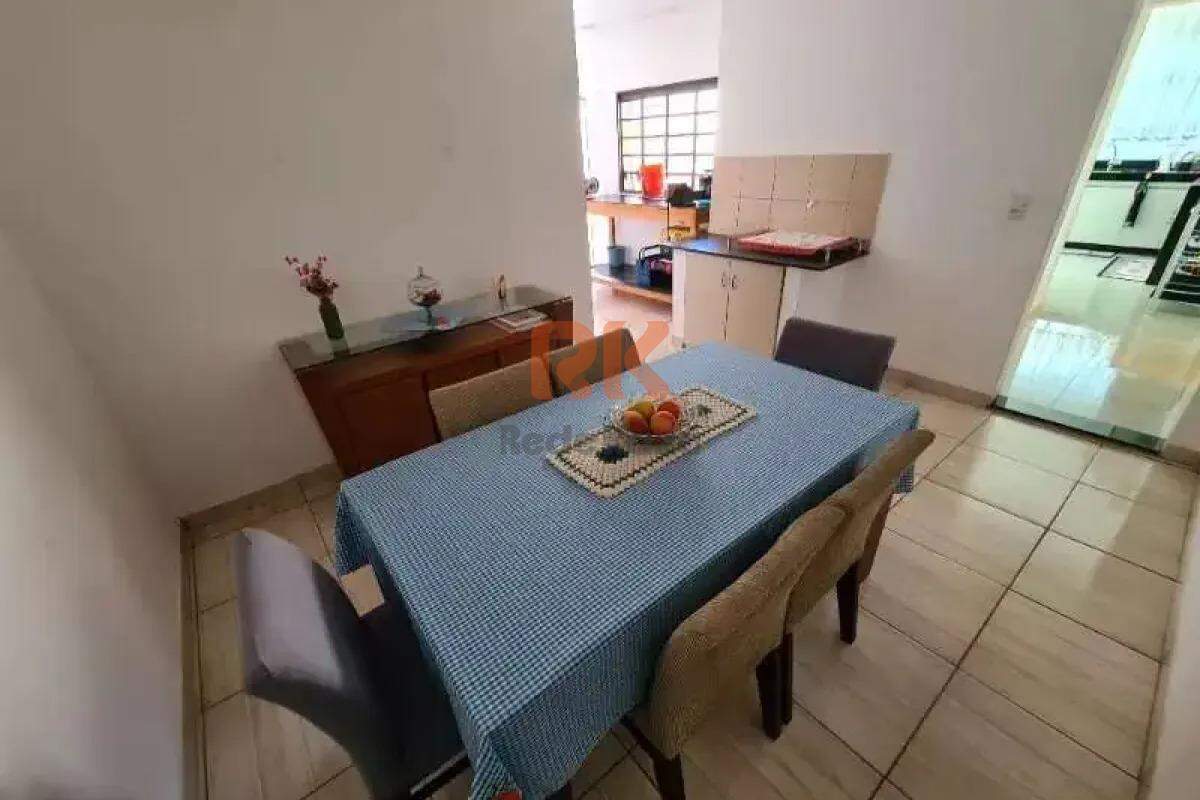 Casa à venda no Planalto: 