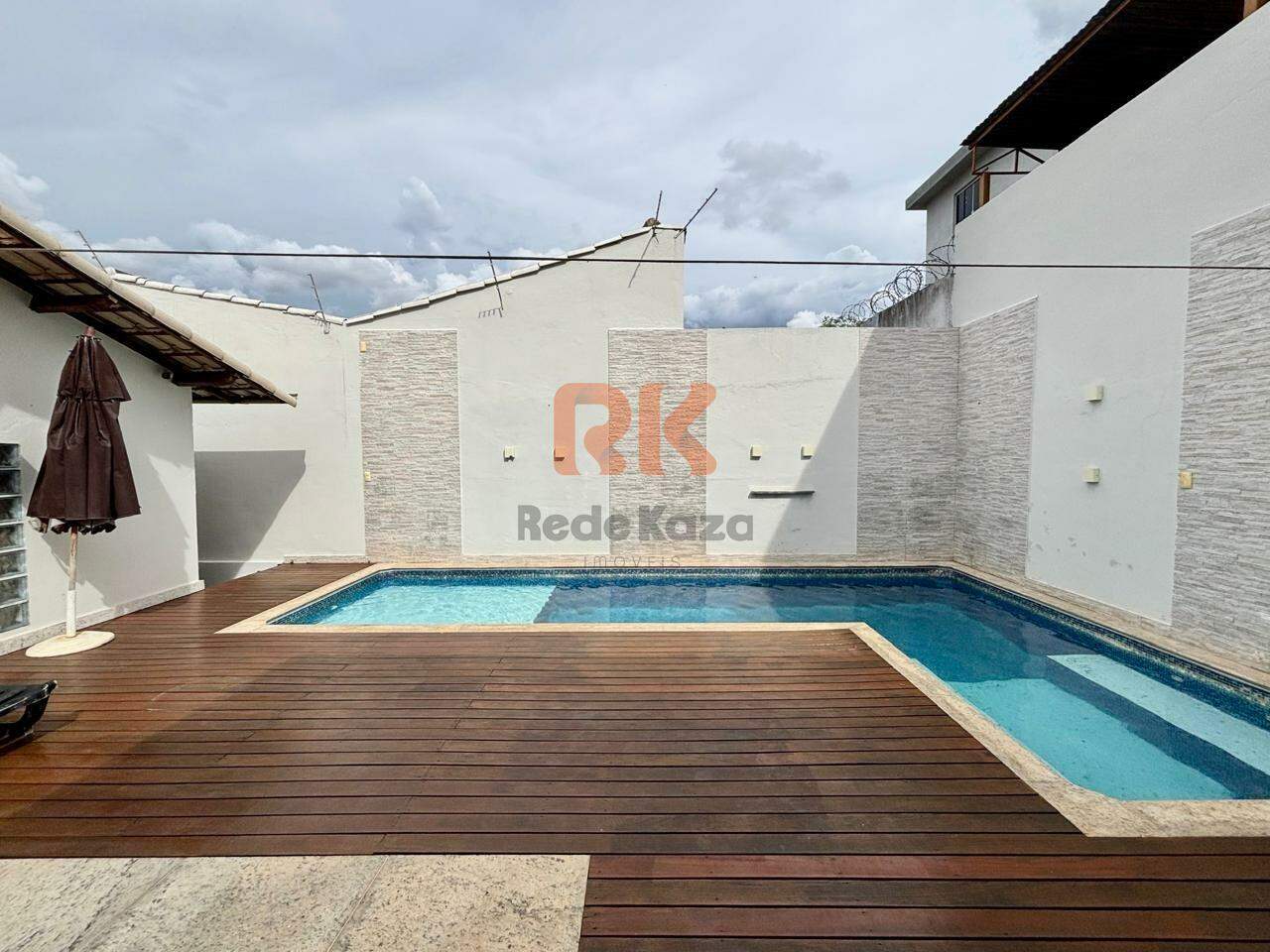 Casa à venda no Itapoã: 