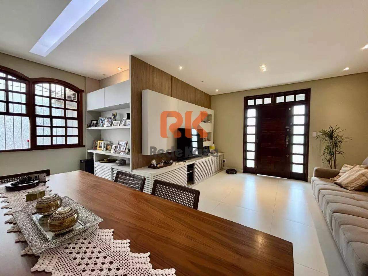 Casa à venda no Itapoã: 