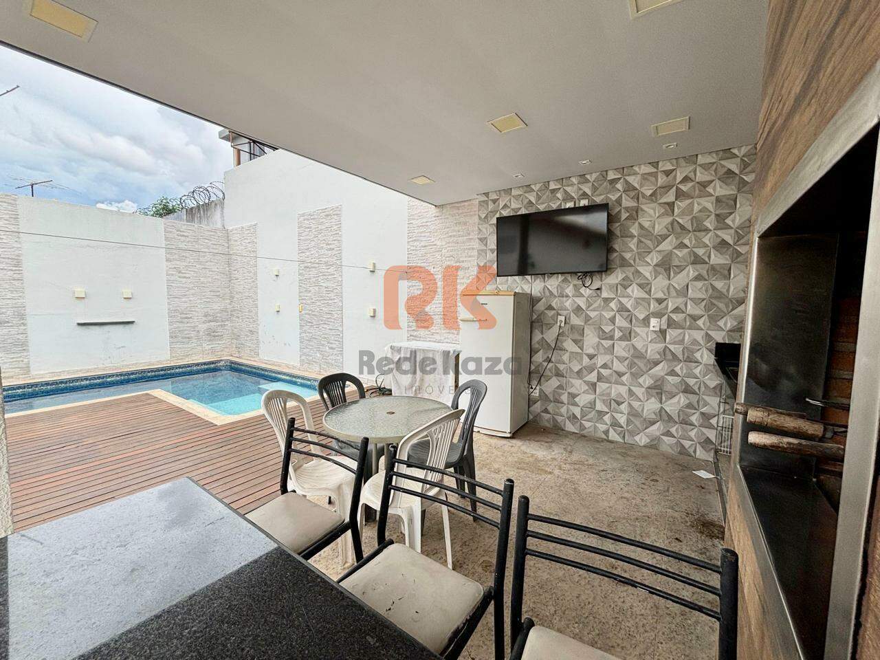 Casa à venda no Itapoã: 