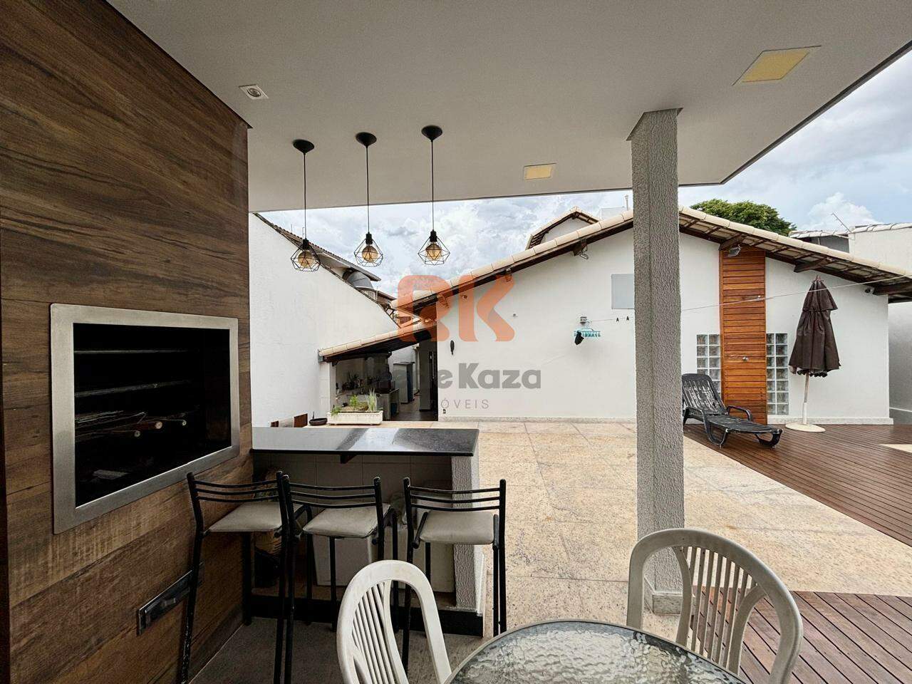 Casa à venda no Itapoã: 