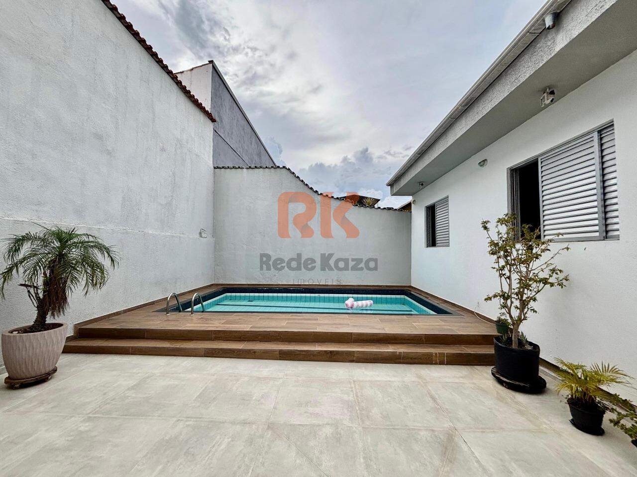 Casa à venda no Itapoã: 