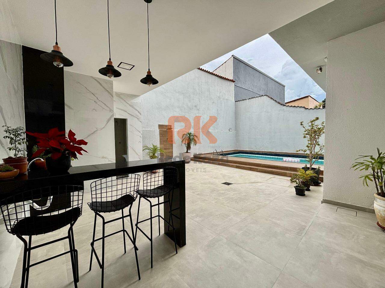 Casa à venda no Itapoã: 