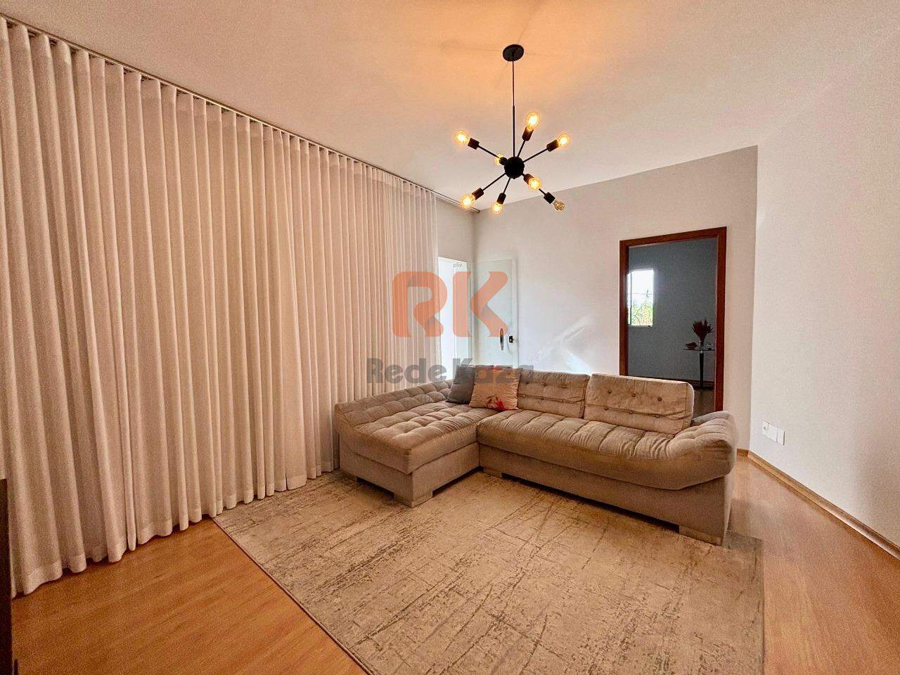 Casa à venda no Itapoã: 