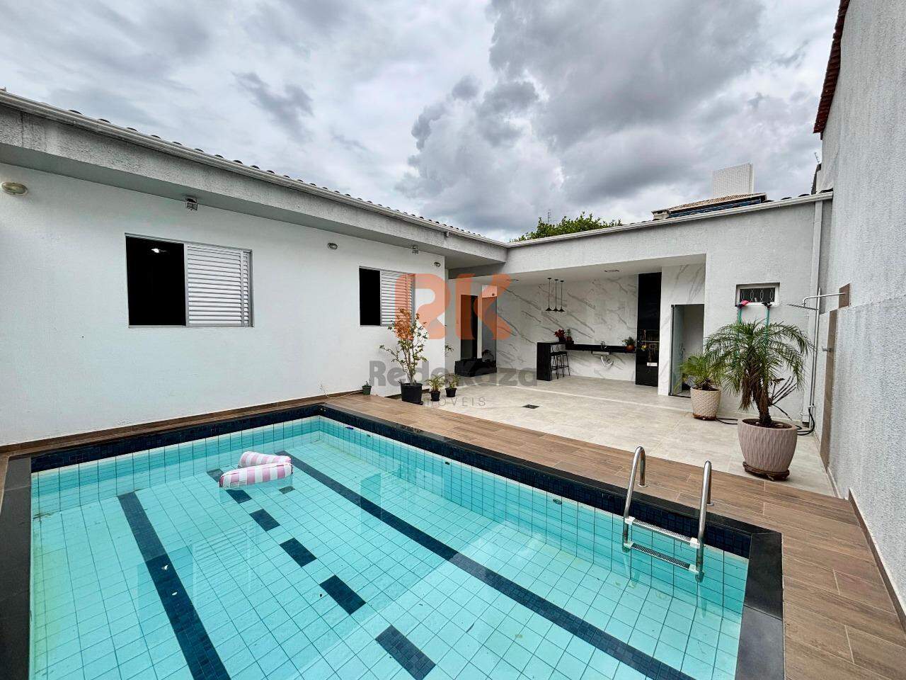 Casa à venda no Itapoã: 