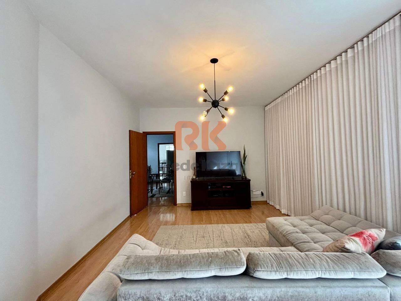 Casa à venda no Itapoã: 