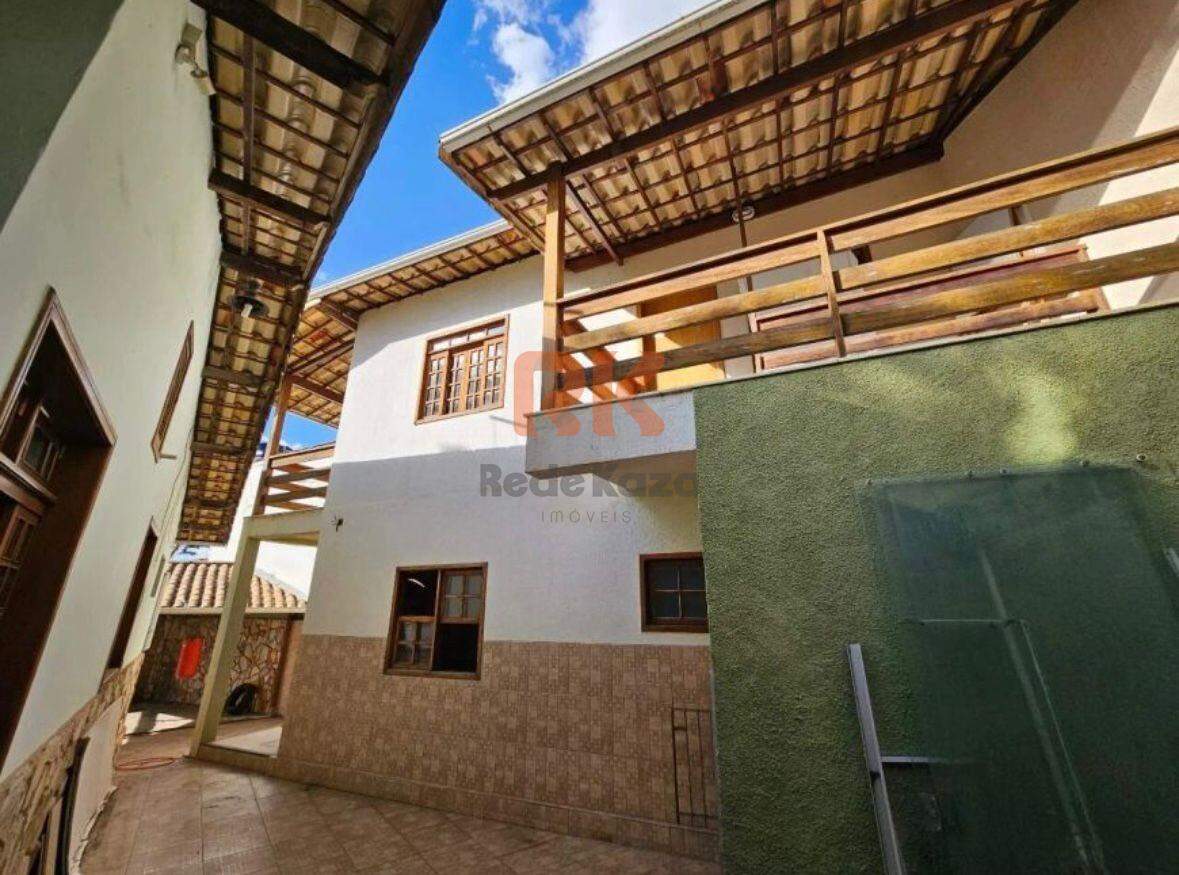 Casa à venda no Itapoã: 
