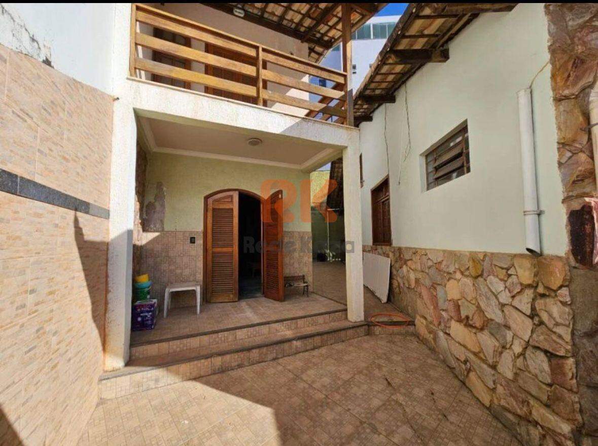 Casa à venda no Itapoã: 