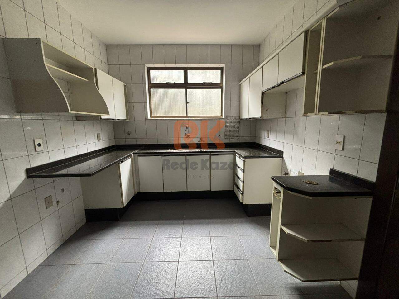 Casa à venda no Itapoã: 