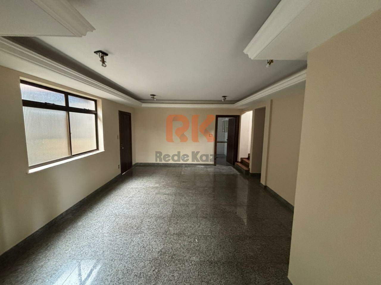 Casa à venda no Itapoã: 
