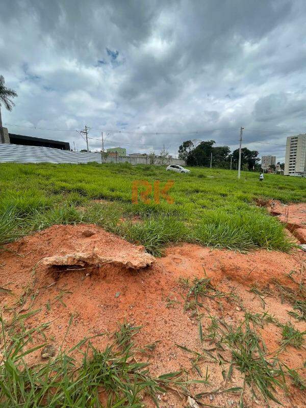 Lote à venda no Xangrilá: 