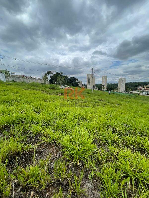 Lote à venda no Xangrilá: 