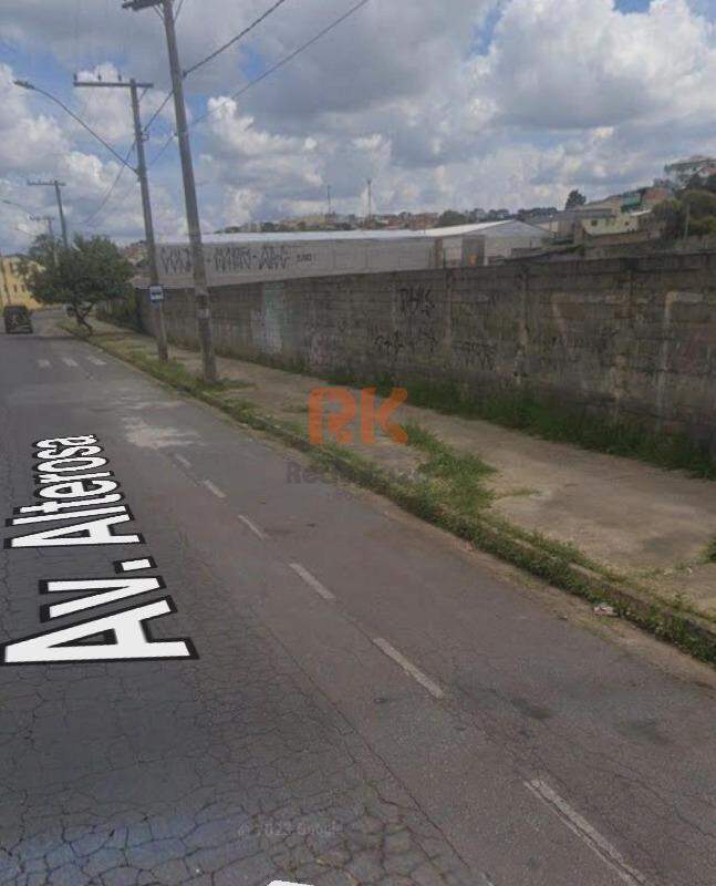 Terreno / Área à venda no Parque Turistas: 