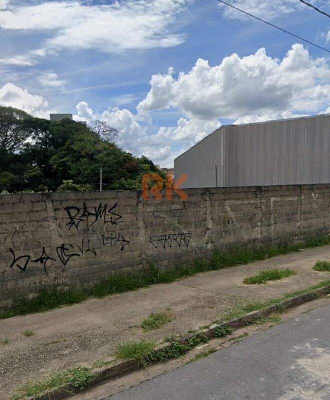 Terreno / Área à venda no Parque Turistas: 
