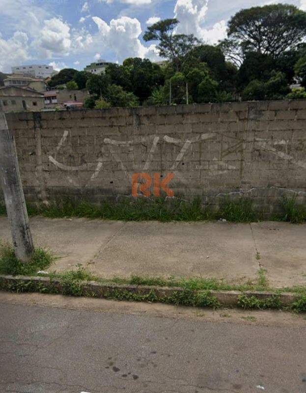 Terreno / Área à venda no Parque Turistas: 