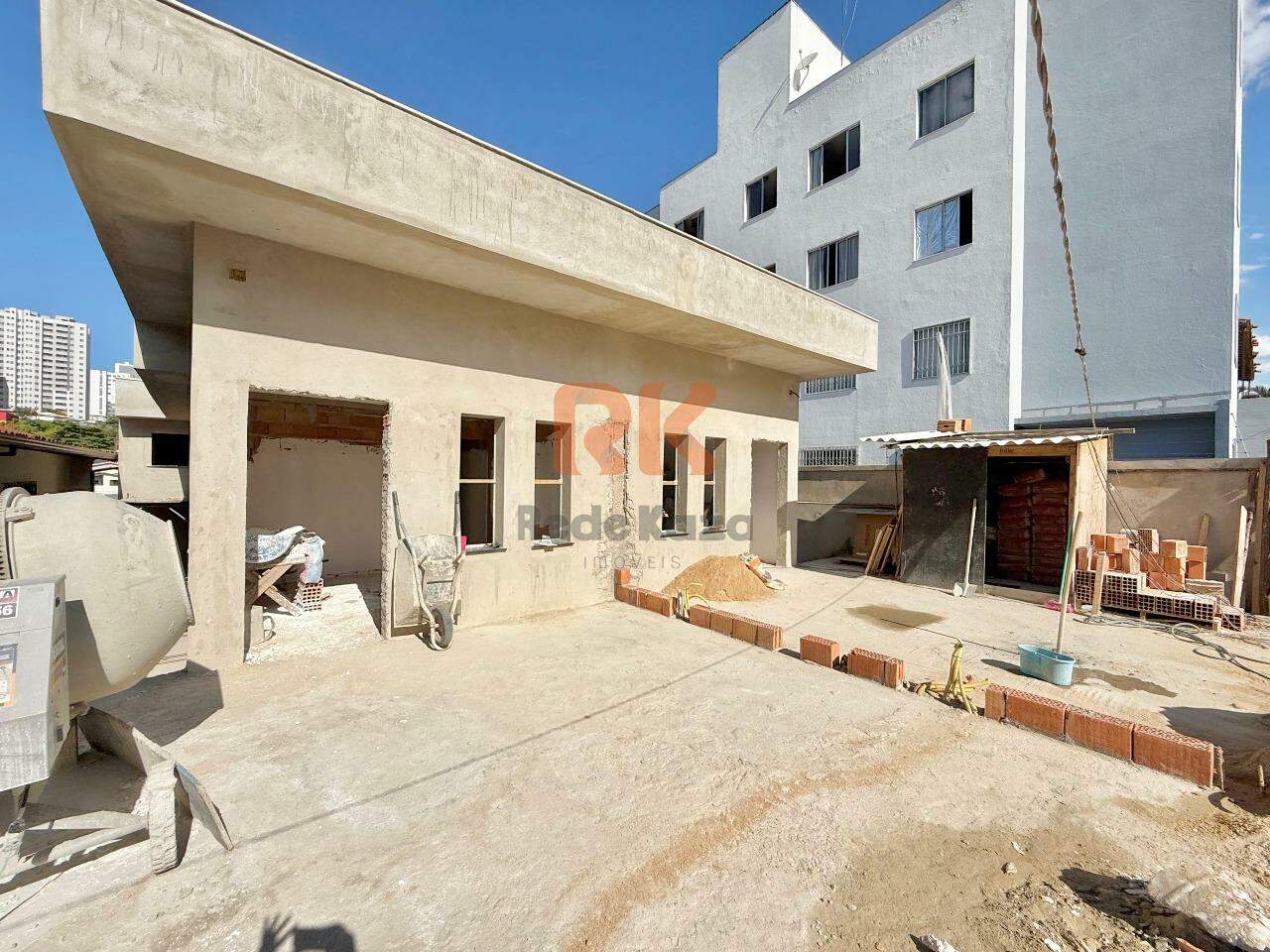 Casa à venda no Planalto: 