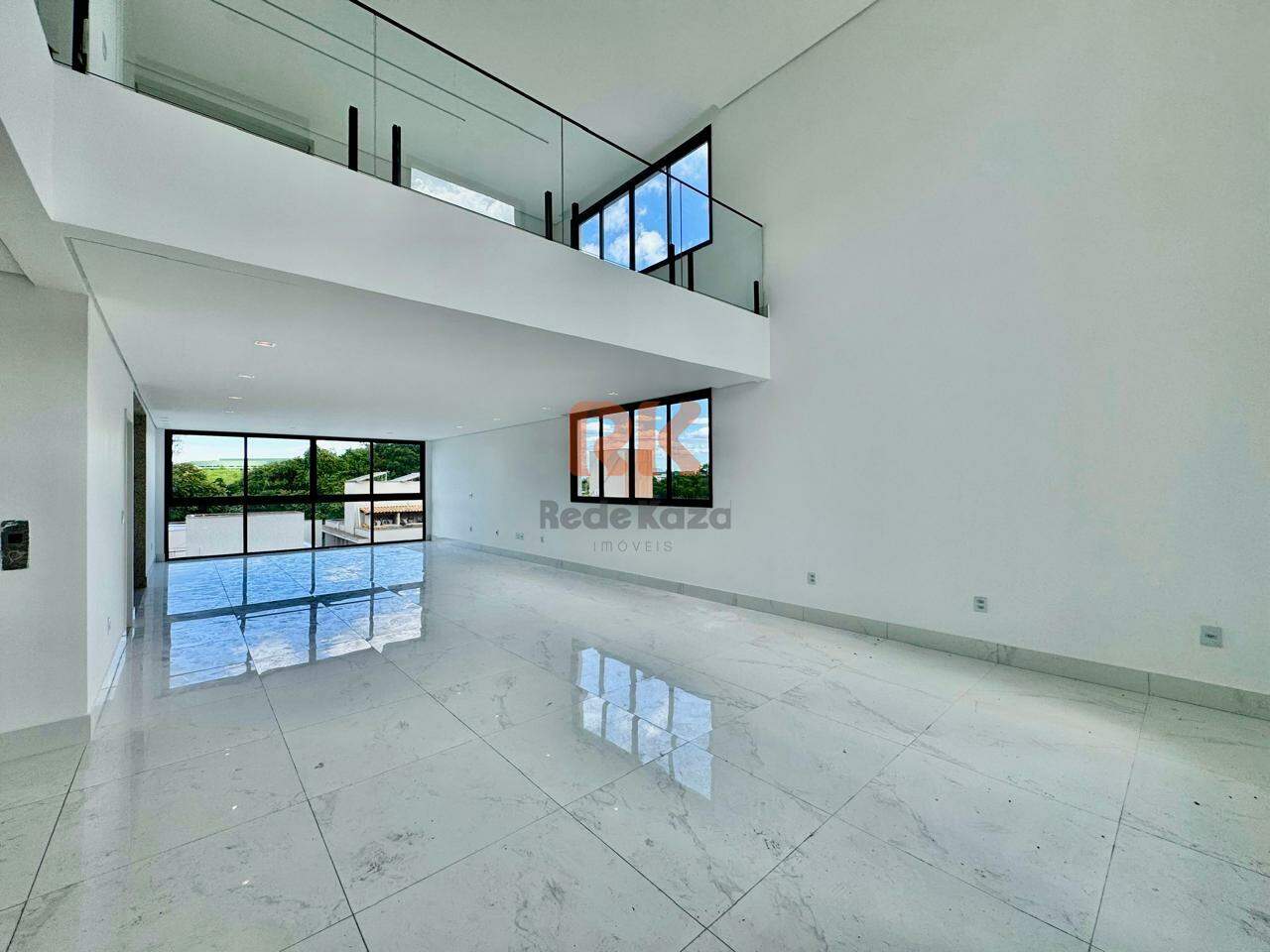 Casa em condomínio à venda no Portal Do Sol: 