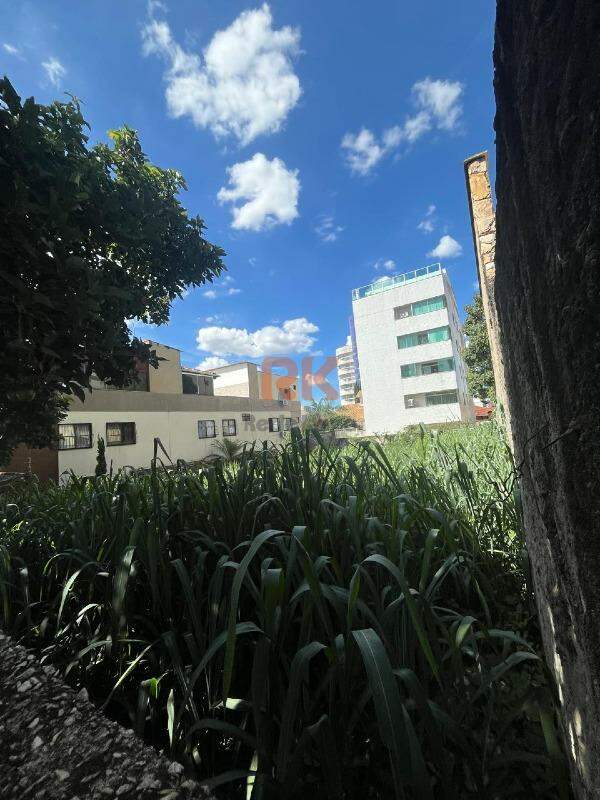 Lote à venda no Castelo: 