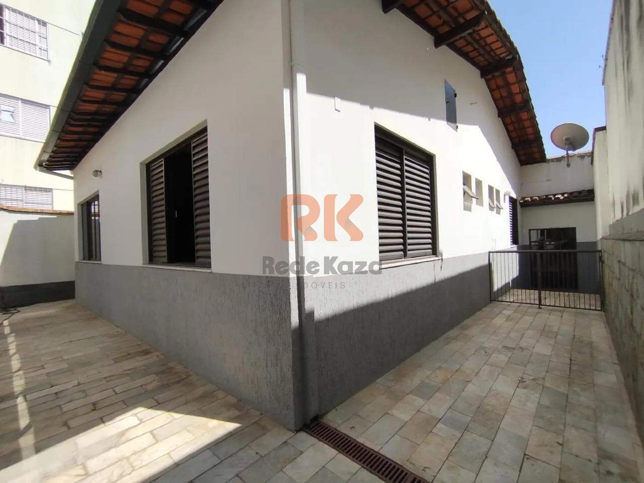 Casa à venda no Itapoã: 