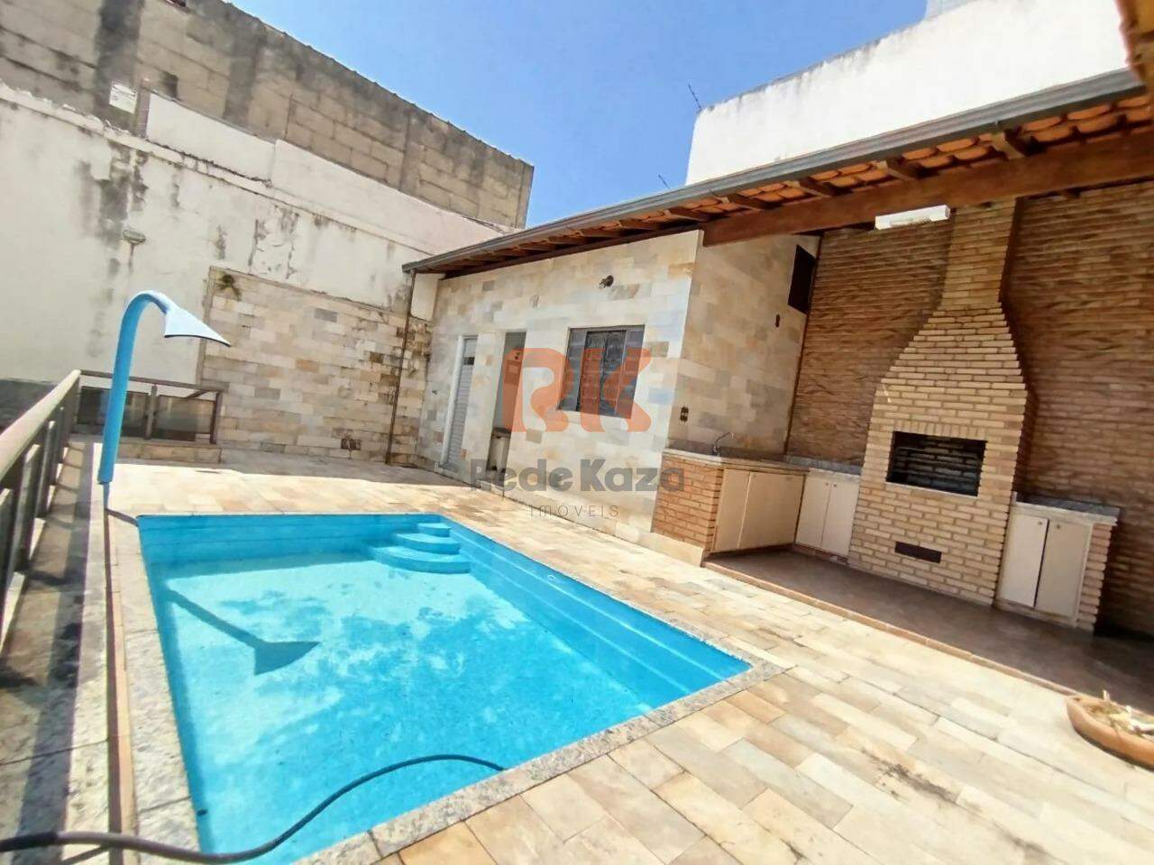 Casa à venda no Itapoã: 