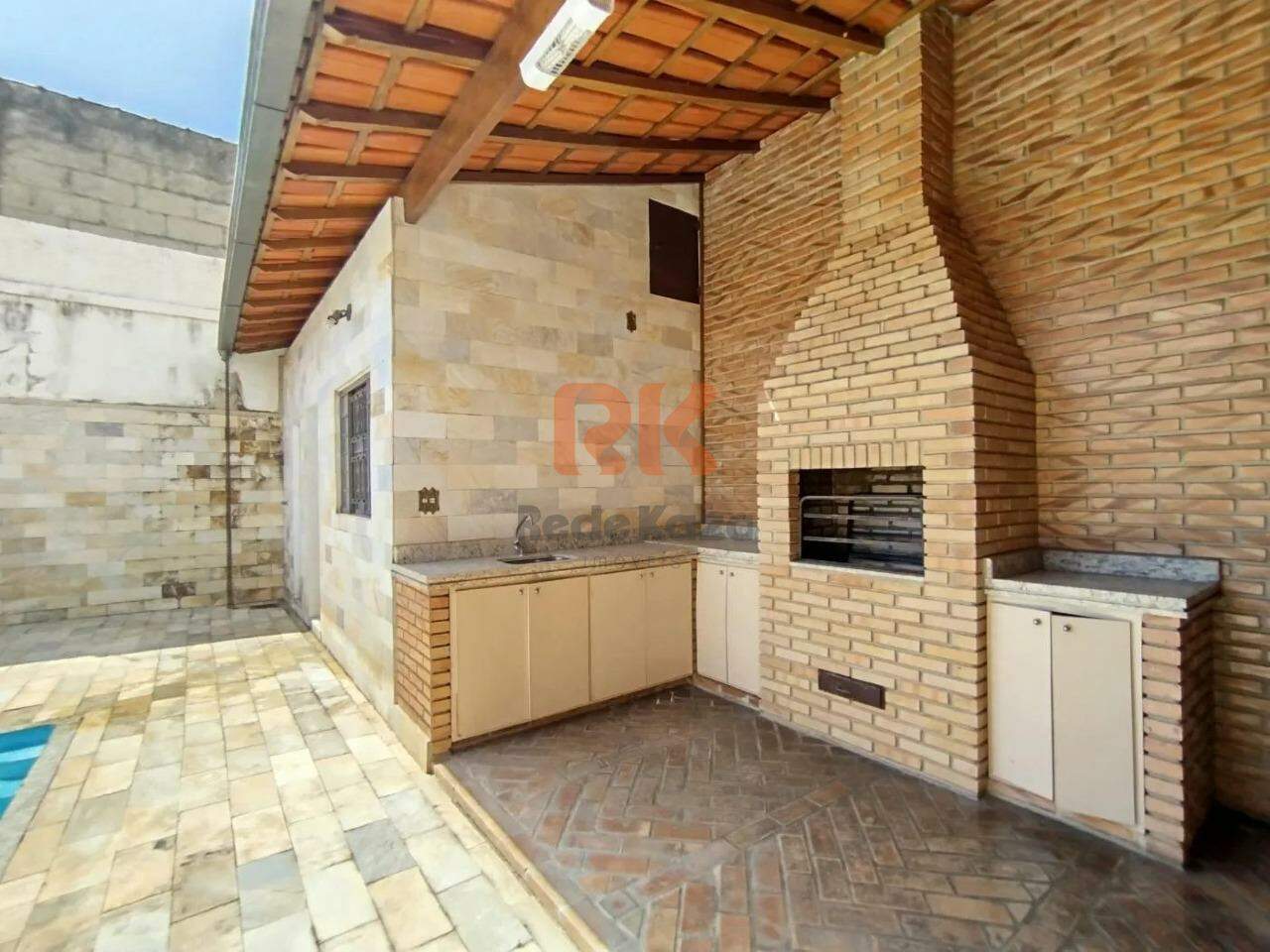 Casa à venda no Itapoã: 