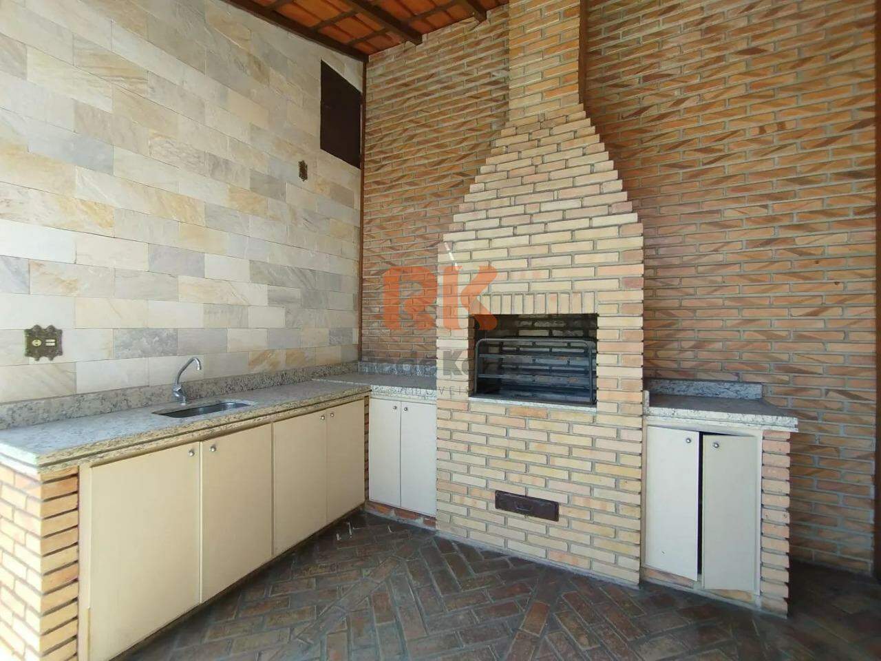 Casa à venda no Itapoã: 