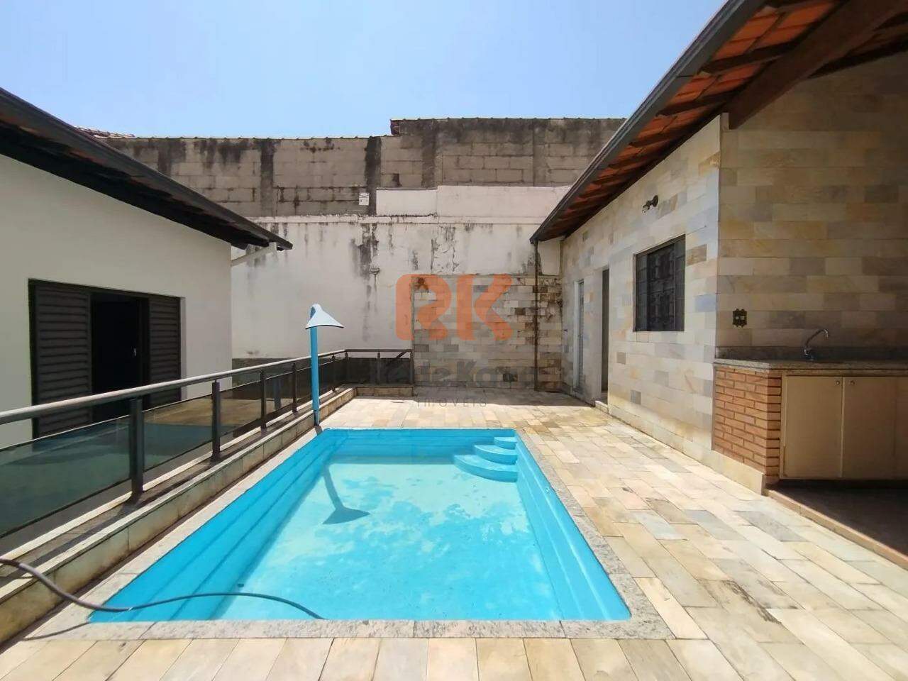 Casa à venda no Itapoã: 