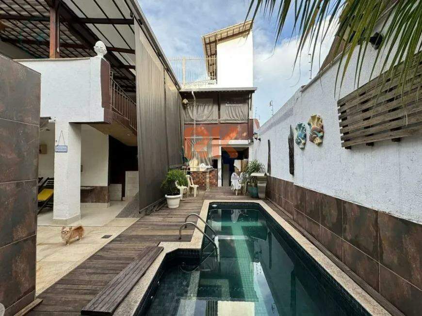Casa à venda no Planalto: 