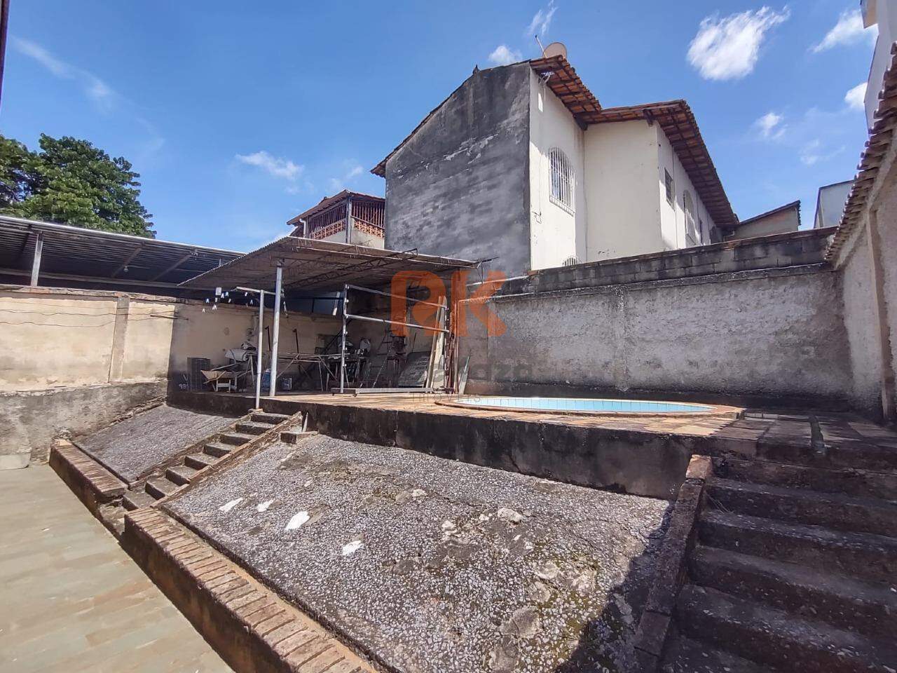 Casa comercial para aluguel no Santa Mônica: 