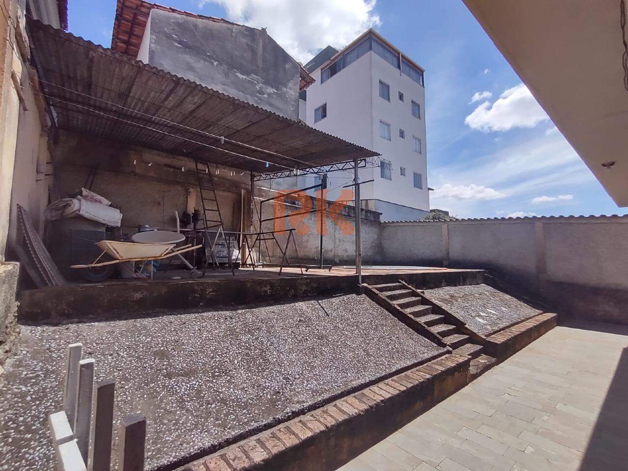 Casa comercial para aluguel no Santa Mônica: 