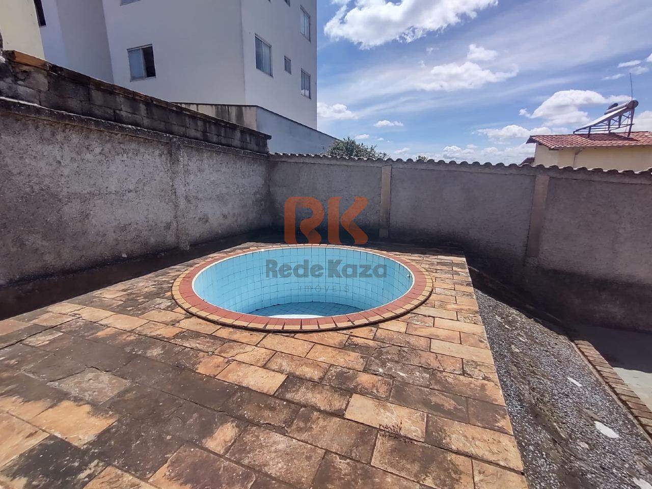 Casa comercial para aluguel no Santa Mônica: 
