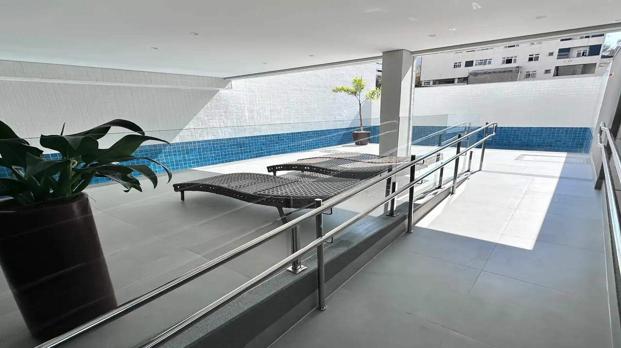 Apartamento à venda no Castelo: Piscina com raia e sauna integrada