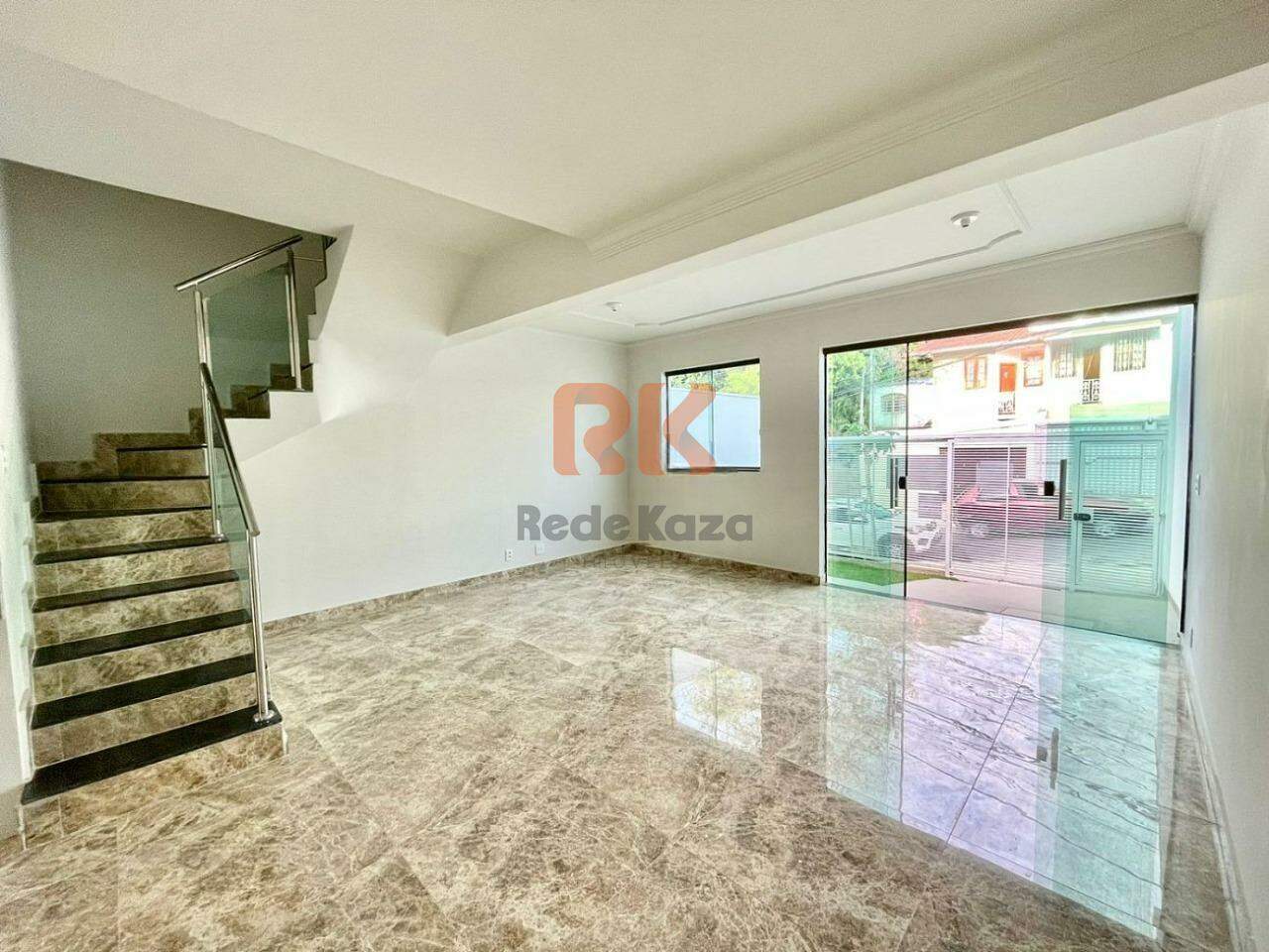 Casa geminada à venda no Santa Amélia: 