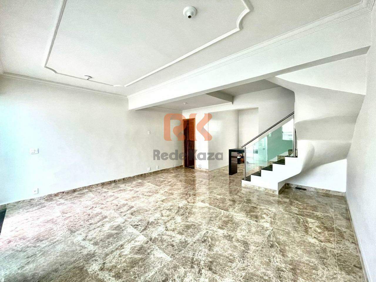 Casa geminada à venda no Santa Amélia: 