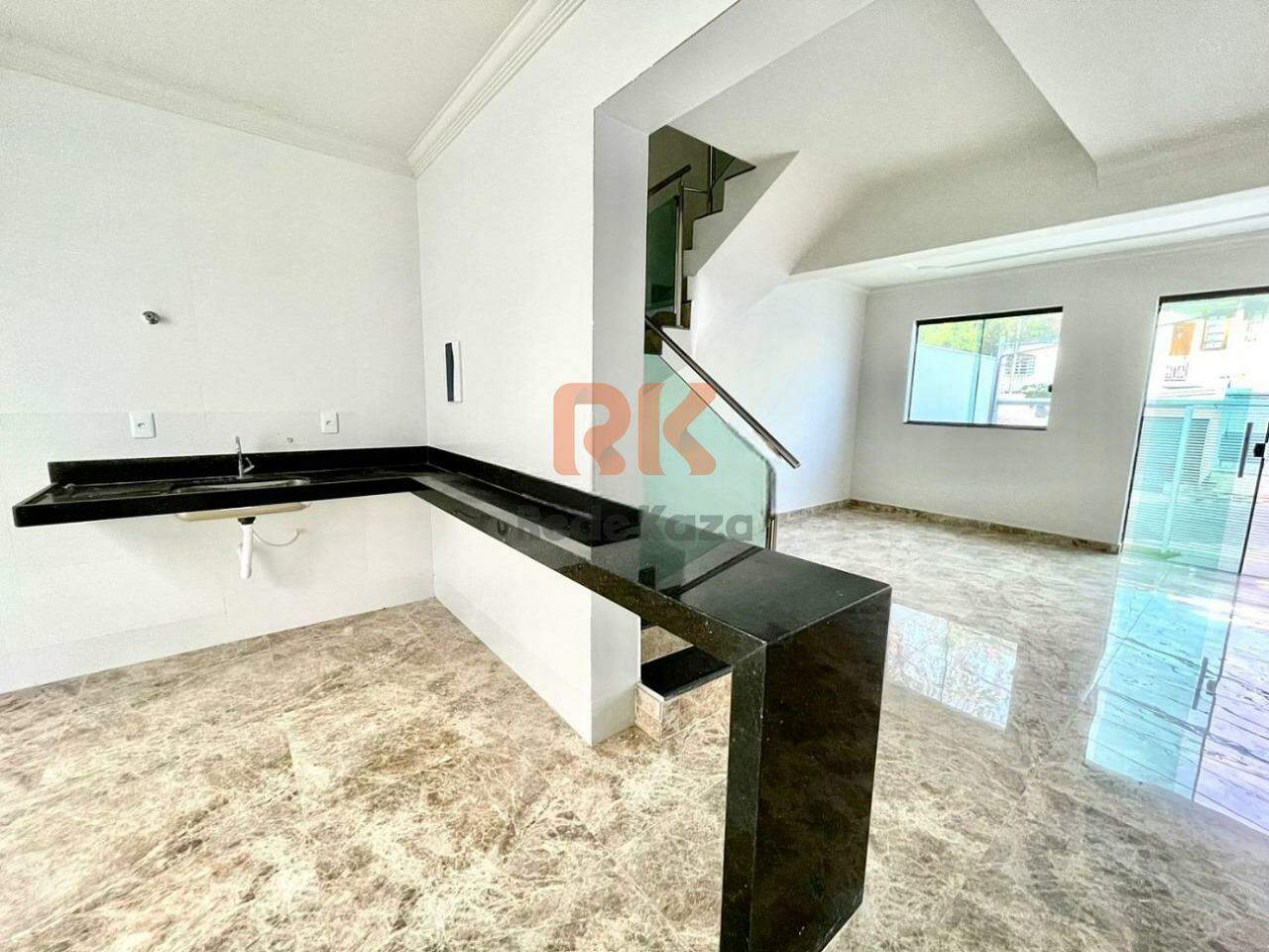Casa geminada à venda no Santa Amélia: 
