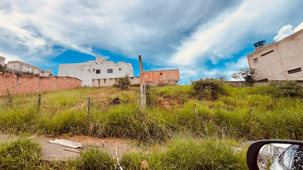 Lote à venda no Arvoredo 2ª Seção: 