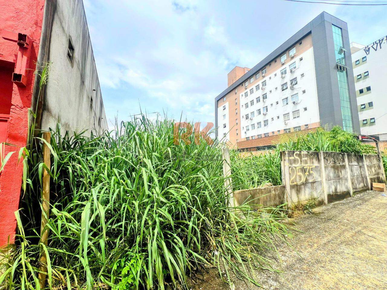 Lote à venda no Cabral: 