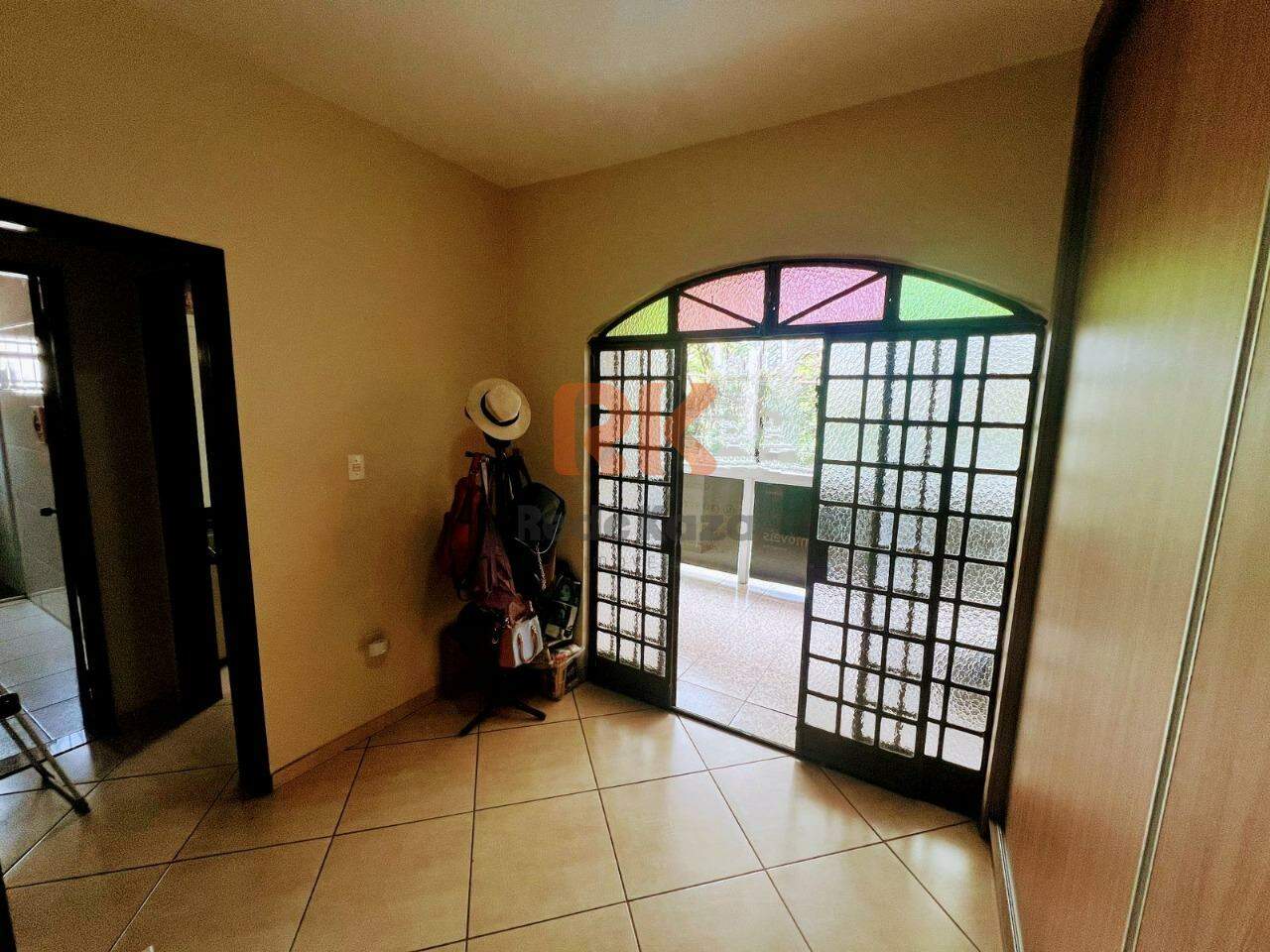 Casa à venda no Itapoã: 