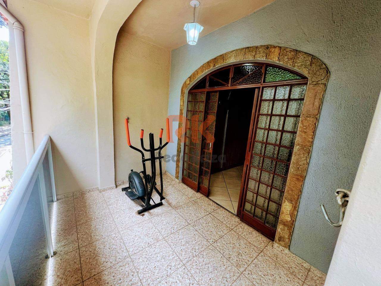 Casa à venda no Itapoã: 