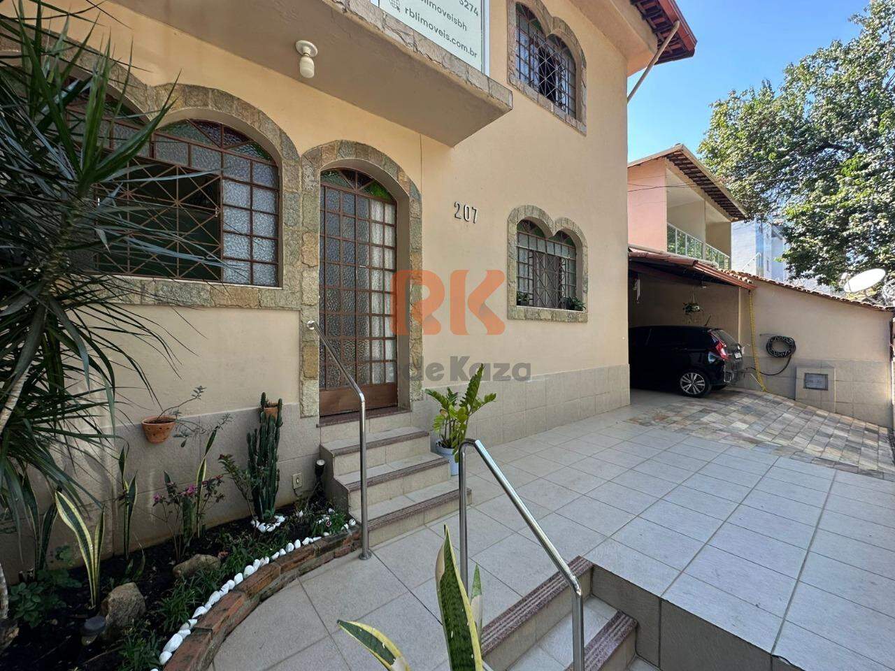 Casa à venda no Itapoã: 