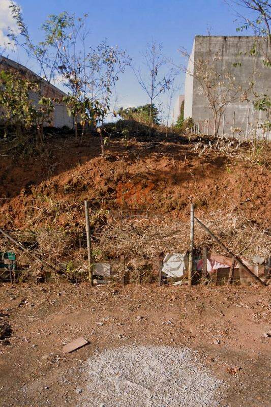Lote à venda no Cabral: 