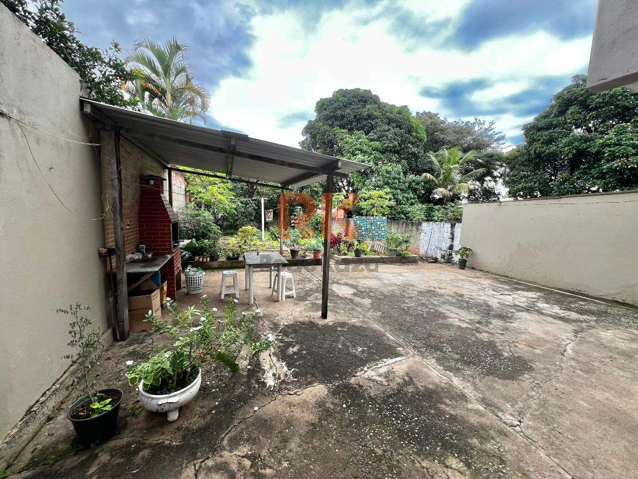 Casa à venda no Trevo: 
