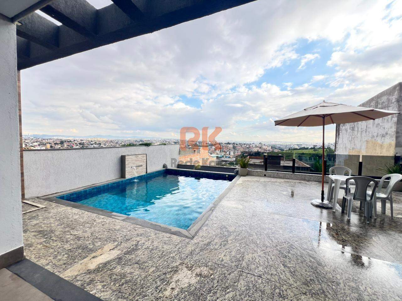 Casa à venda no Arvoredo 2ª Seção: 