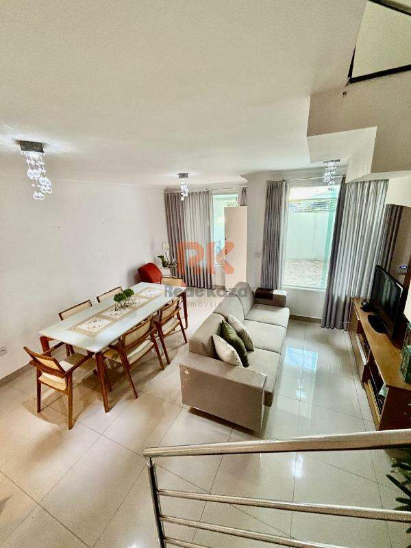 Casa geminada à venda no Cabral: 